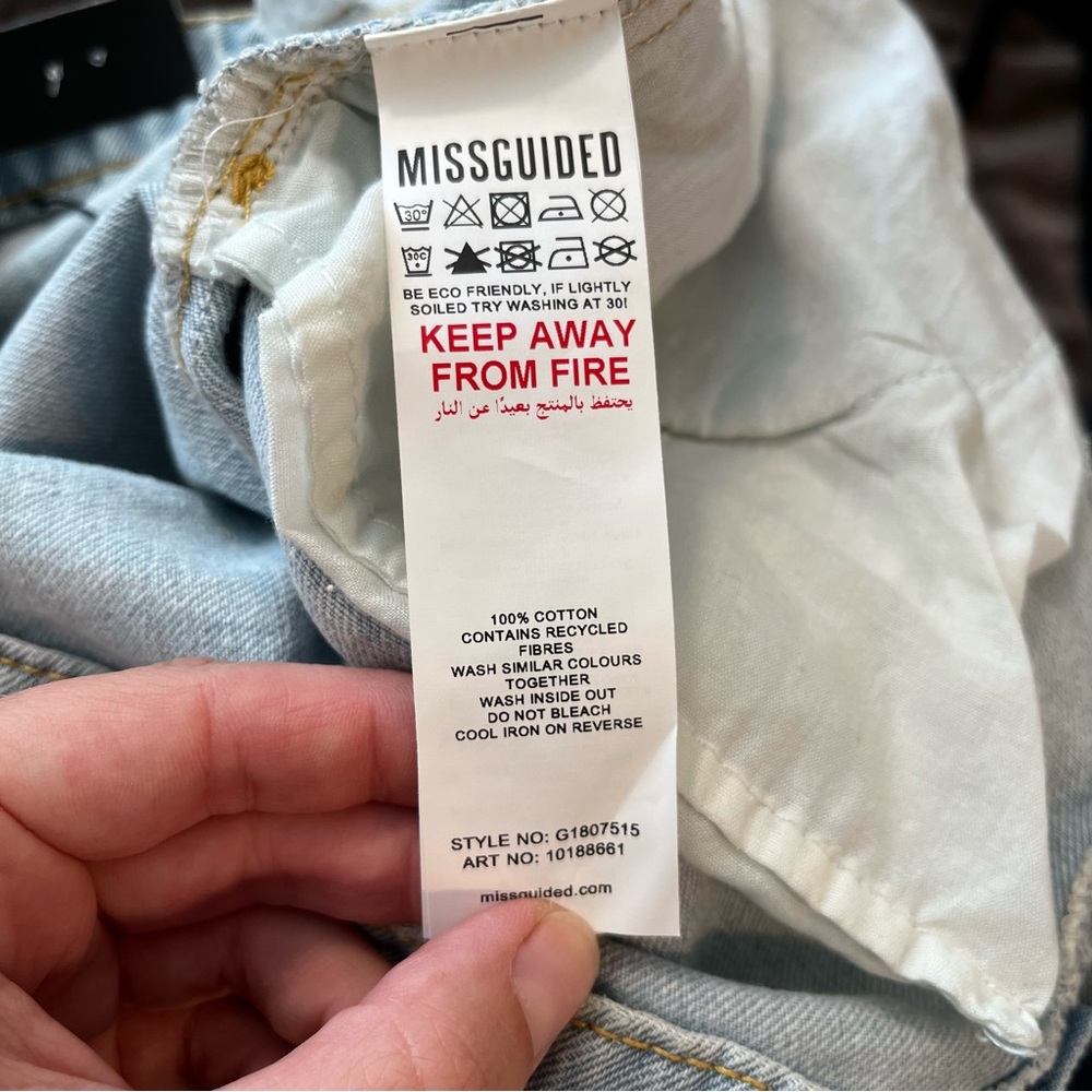 Missguided | NWT Riot High Rise Mom Jeans - Picture 13 of 13